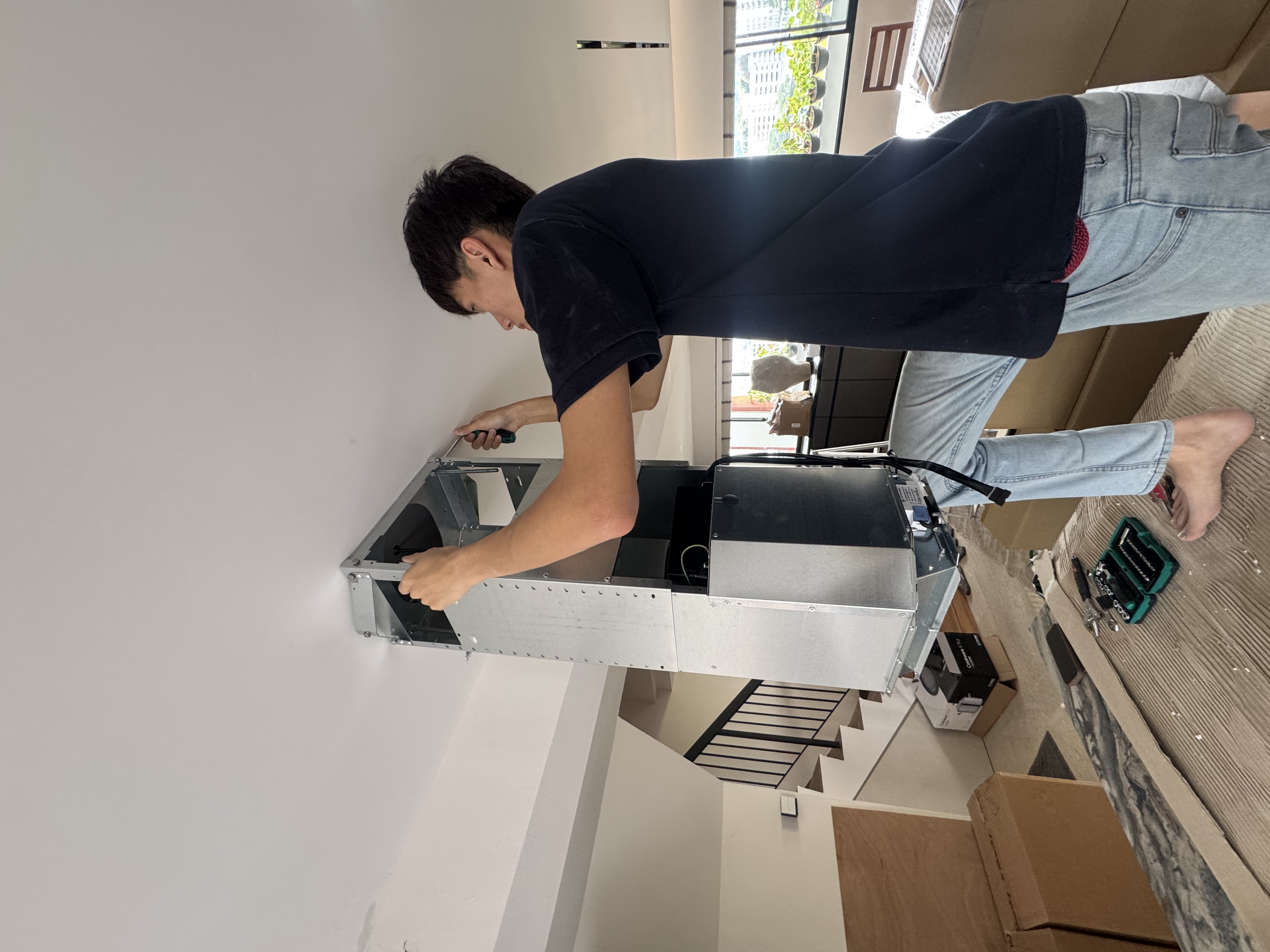Island hood installation with ceiling reinforcement